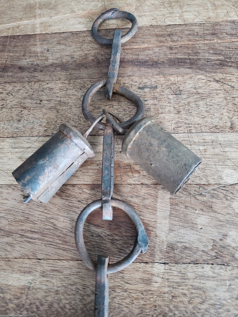 Vintage hand-forged Kutch bells - Picture 7 of 10